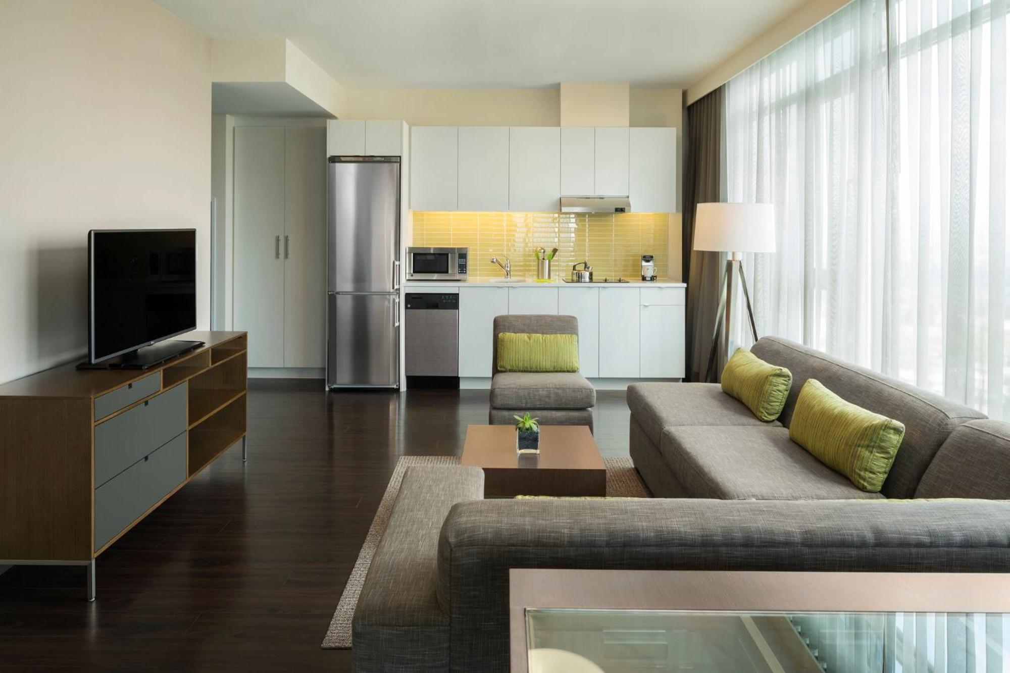 Element By Westin Vancouver Metrotown Бернабі Екстер'єр фото