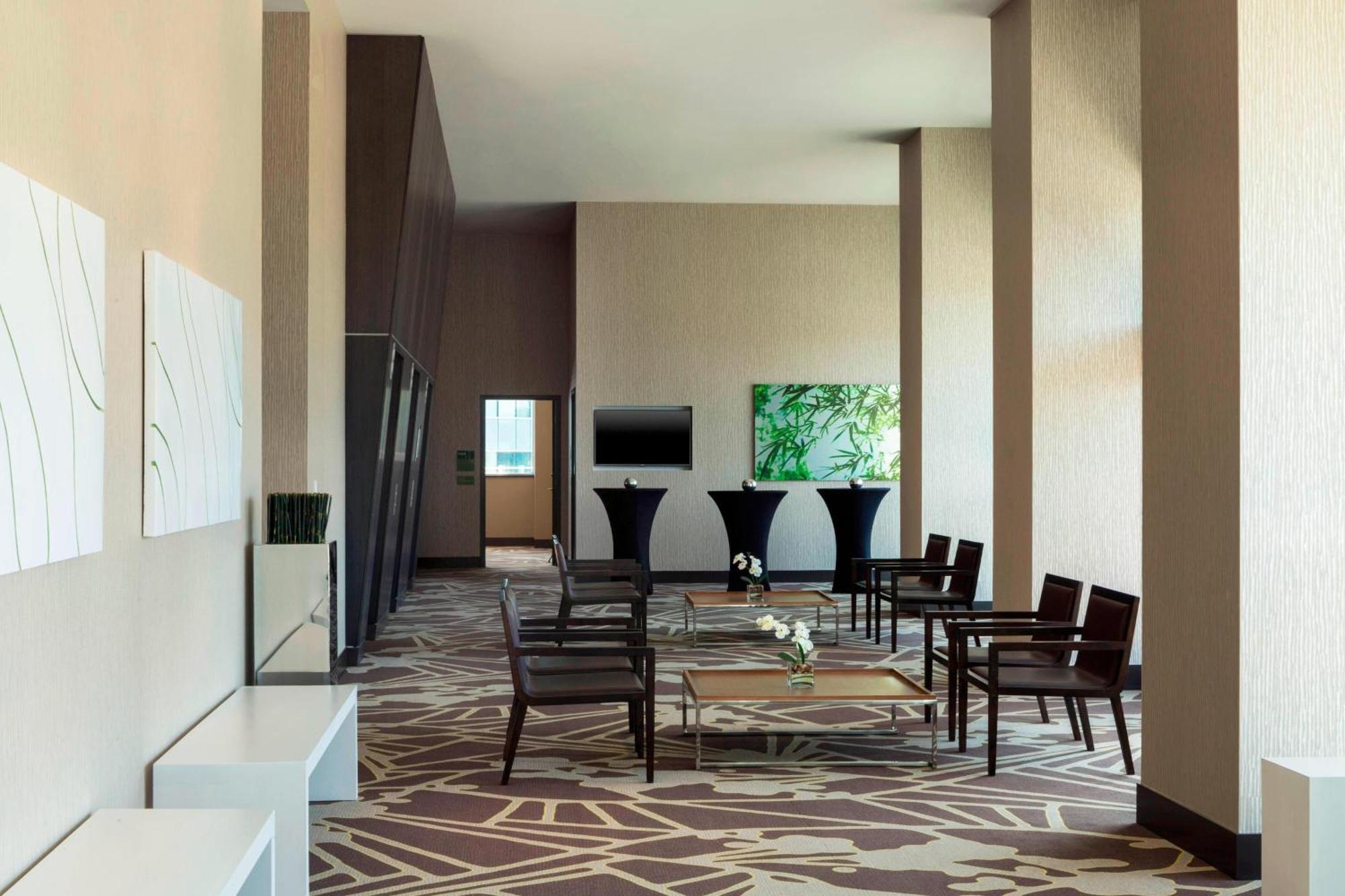 Element By Westin Vancouver Metrotown Бернабі Екстер'єр фото