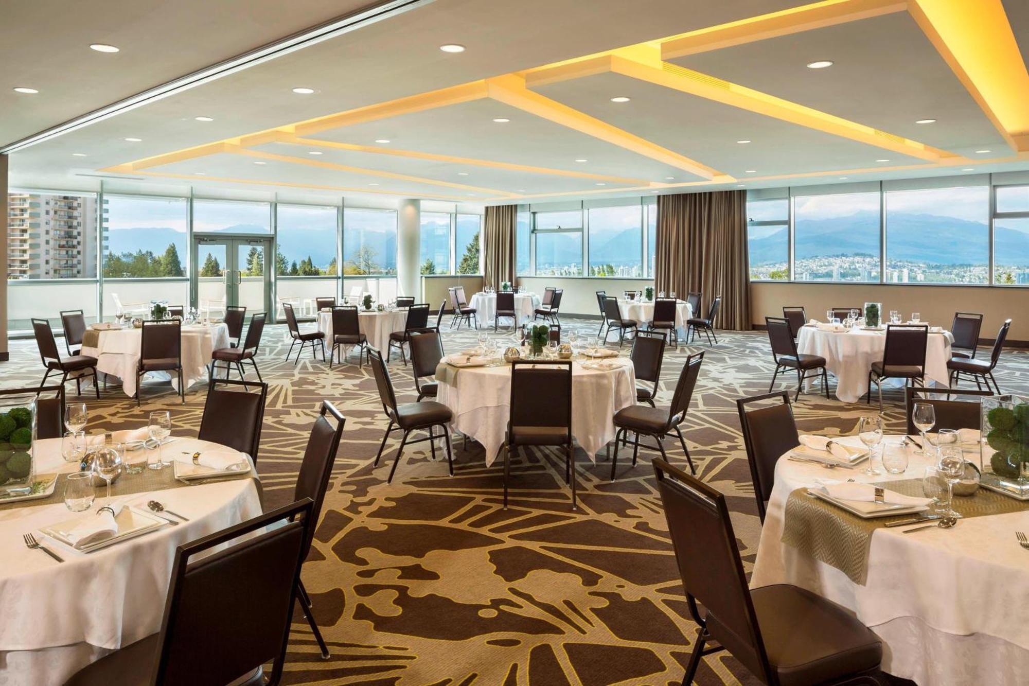 Element By Westin Vancouver Metrotown Бернабі Екстер'єр фото