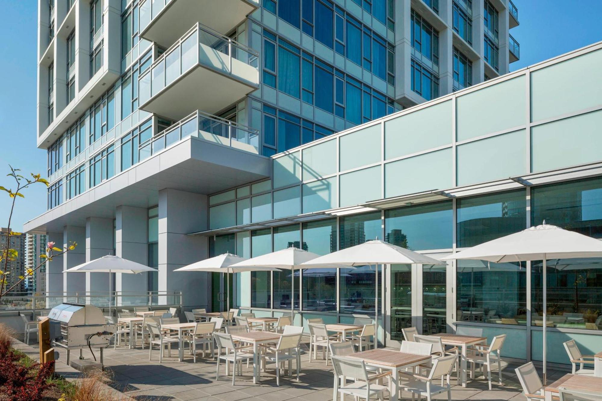 Element By Westin Vancouver Metrotown Бернабі Екстер'єр фото